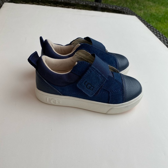 NWOT UGG Rennon Low Casual Shoes - Picture 2 of 9